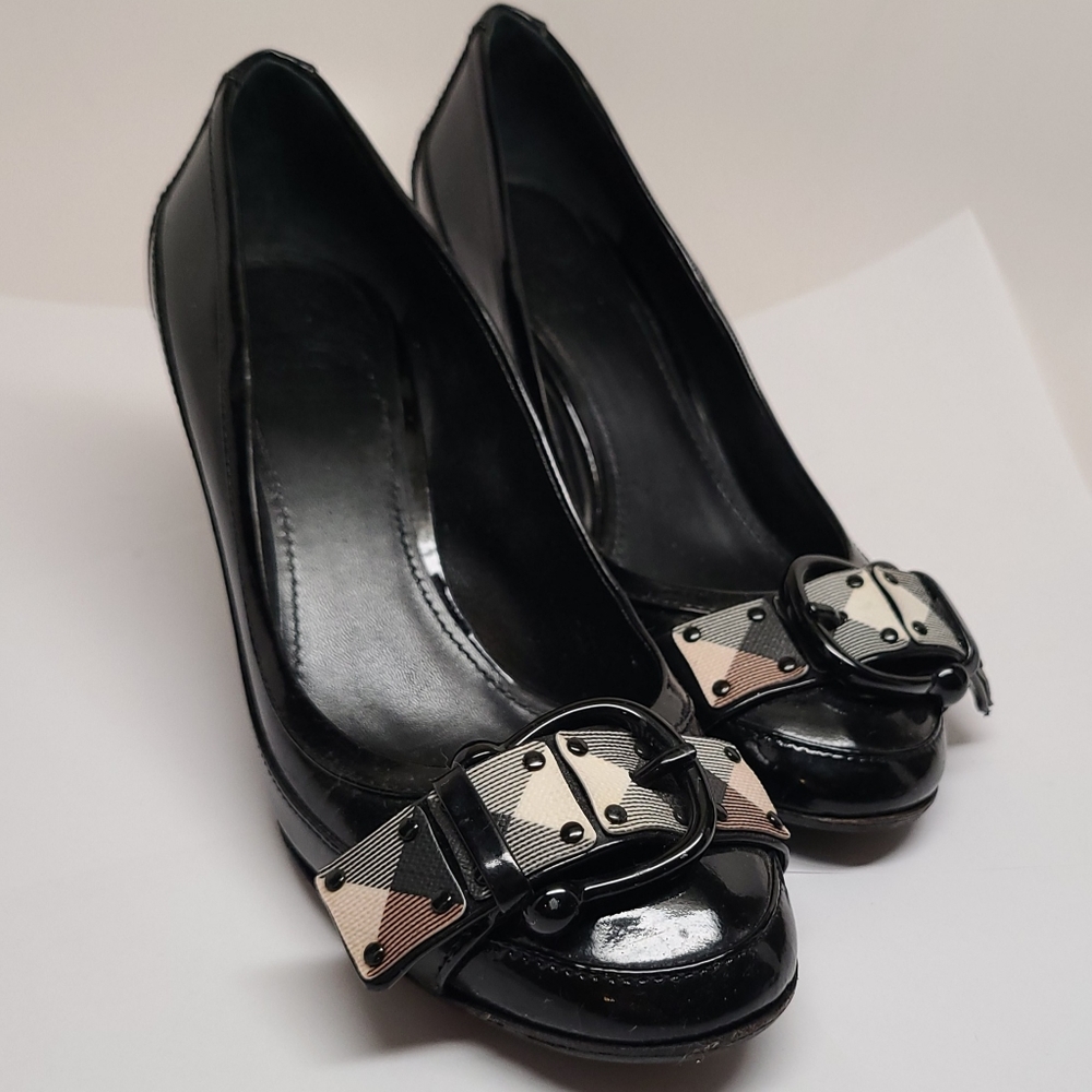 Burberry Patent high heels black shoes size 37